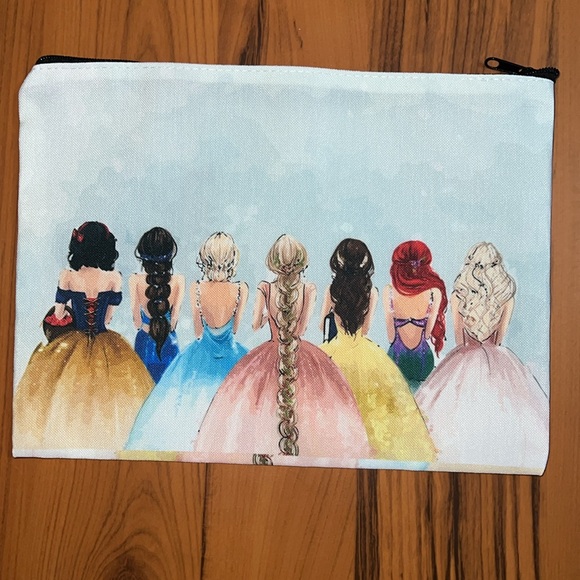 Disney Princess Cosmetic Bag NIP - Picture 4 of 4